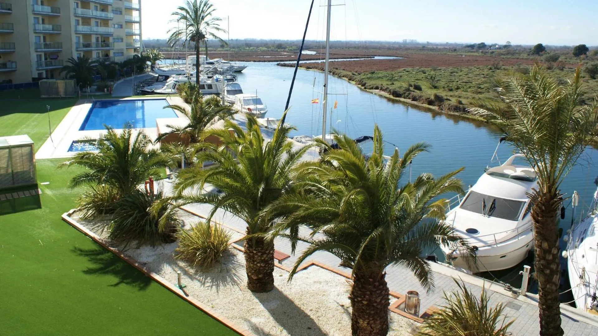 Precioso Apartamento En Complejo De Al Standing Roses Apartment