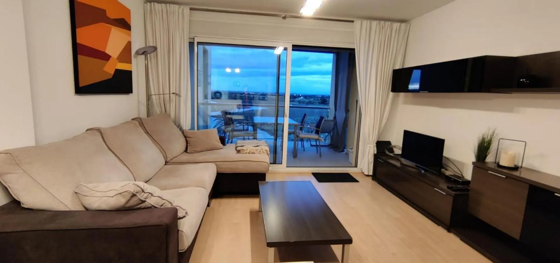 Apartment Precioso Apartamento En Complejo De Al Standing Roses Spain