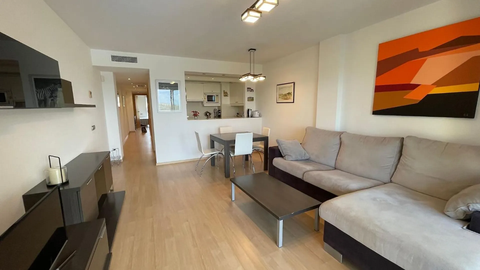 Precioso Apartamento En Complejo De Al Standing Roses