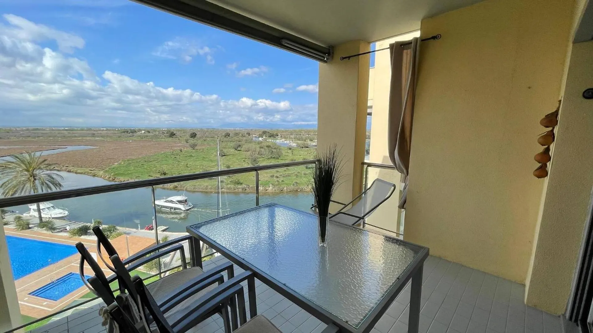Apartment Precioso Apartamento En Complejo De Al Standing Roses